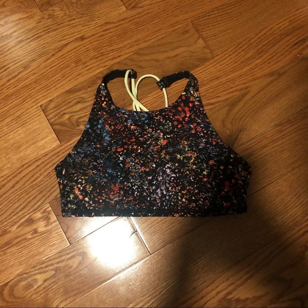 Lululemon free to be bra